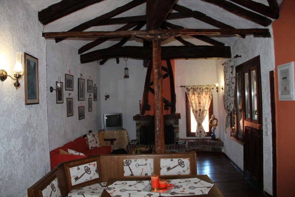Guesthouse Xenios Zeus Stavroupoli Exterior photo
